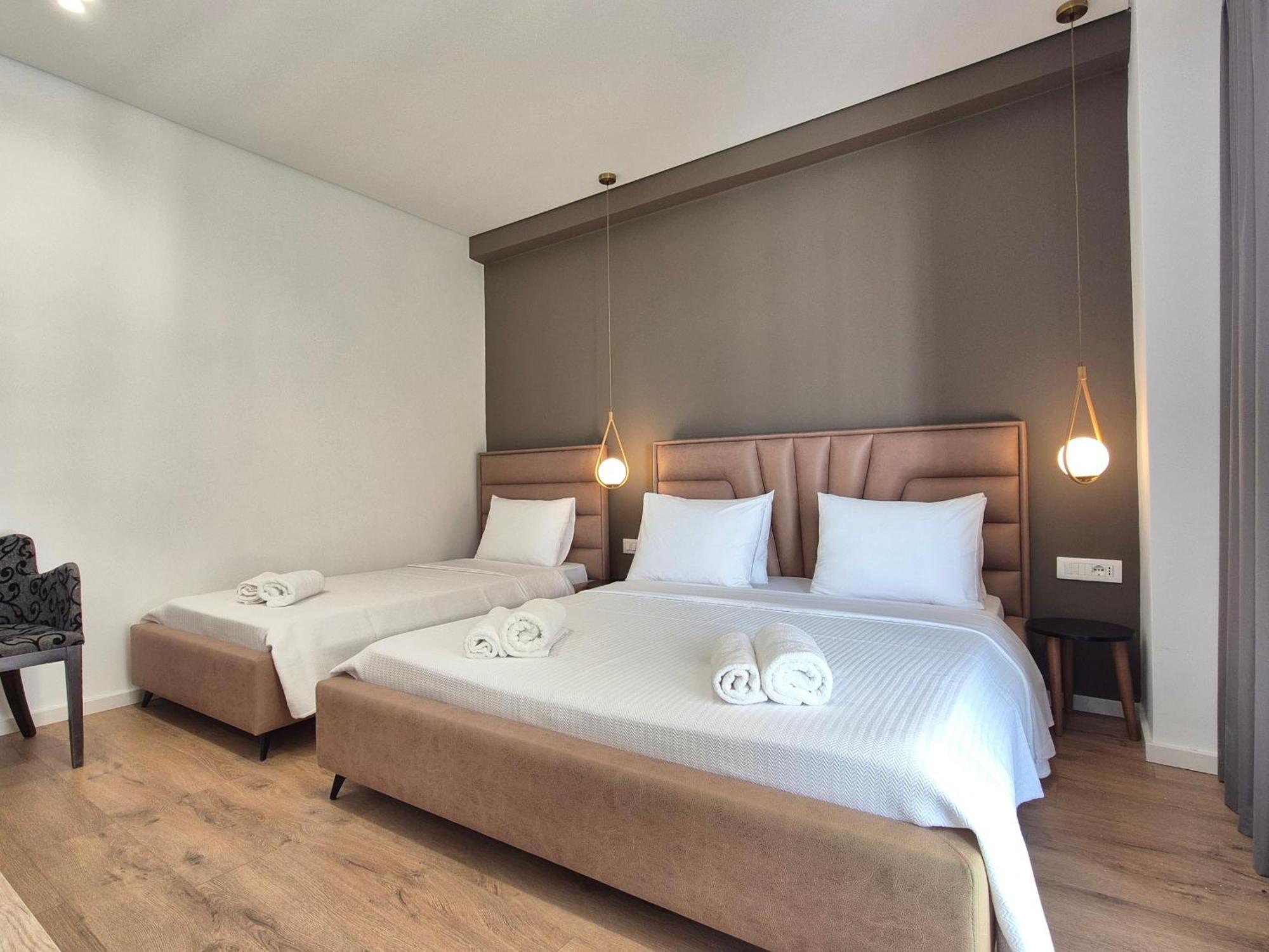 Augusto Hotel *