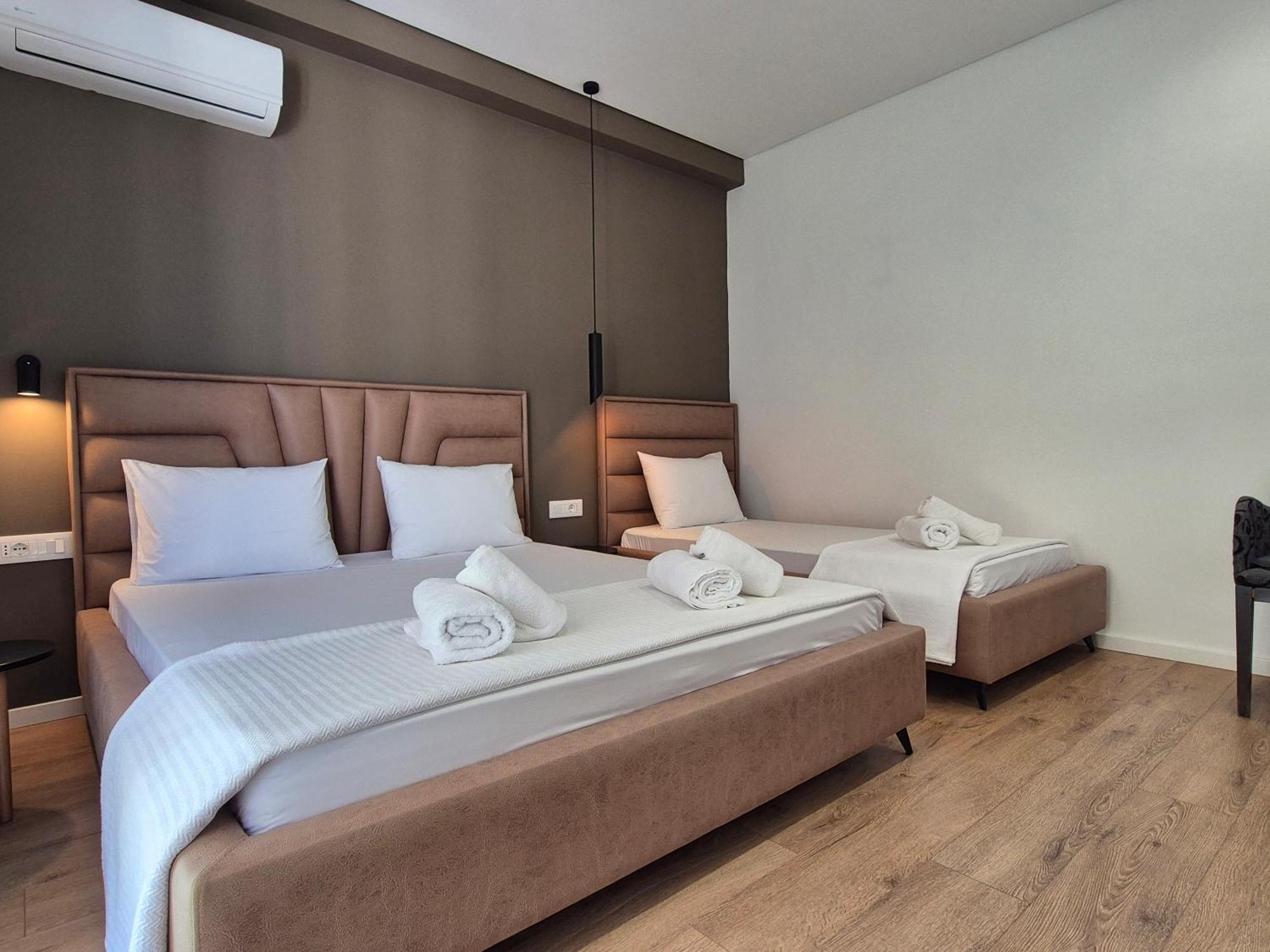 Augusto Hotel *